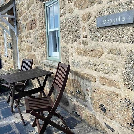 Seagulls Cottage, Touching Distance From Beach Mousehole Buitenkant foto