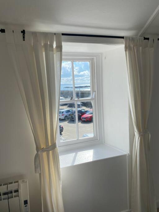 Seagulls Cottage, Touching Distance From Beach Mousehole Buitenkant foto